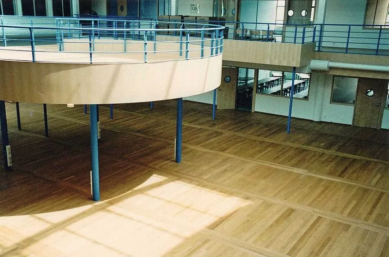 Leiterböden betonen die Raumarchitektur