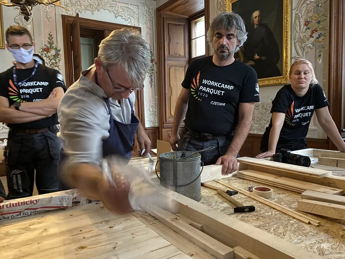 Workcamp parquet Vizivice (CZ)