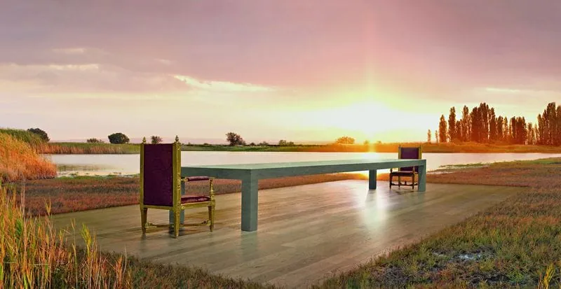 Reichliches Angebot an Naturholzplatten