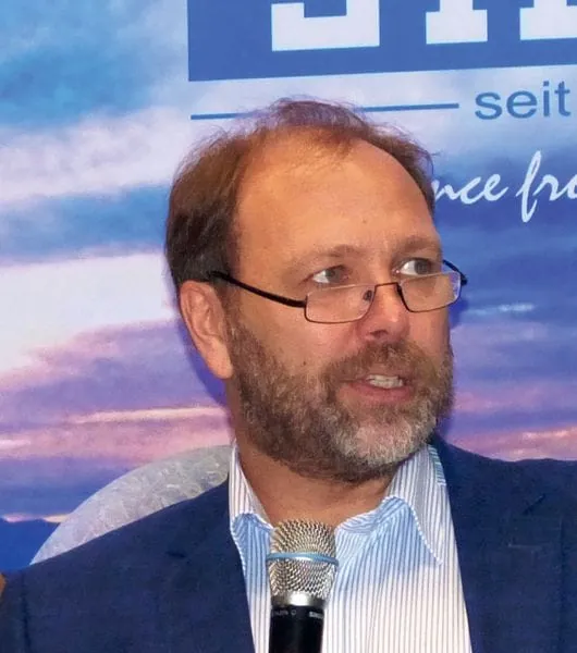 Wir sitzen in einem Boot