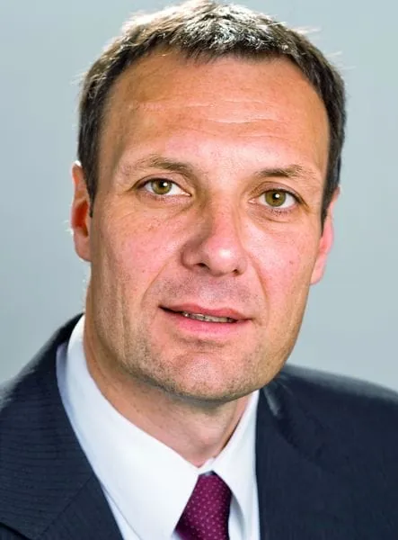 An 1.000 Schrauben drehen