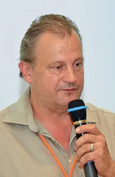 Sind Risse im Parkett generell tolerierbar oder gilt das nur für breite Dielen?