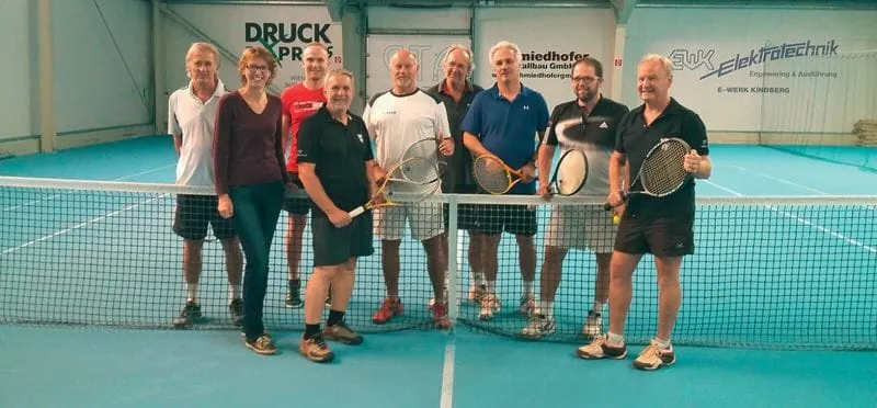 Gemeinsames Tennisturnier