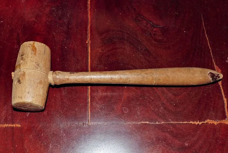 Was ist ein Federhammer?