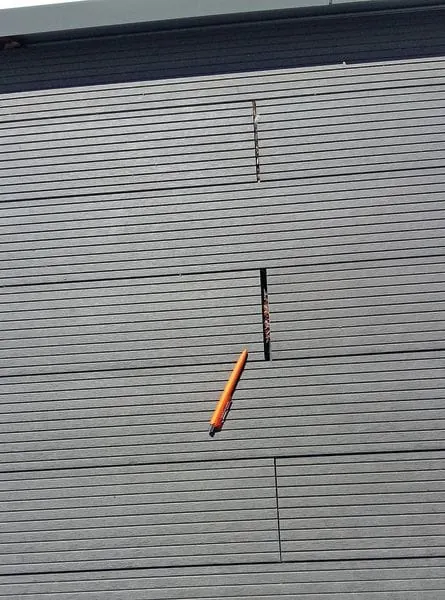 Wie quellen beziehungsweise schwinden WPC-Dielen?