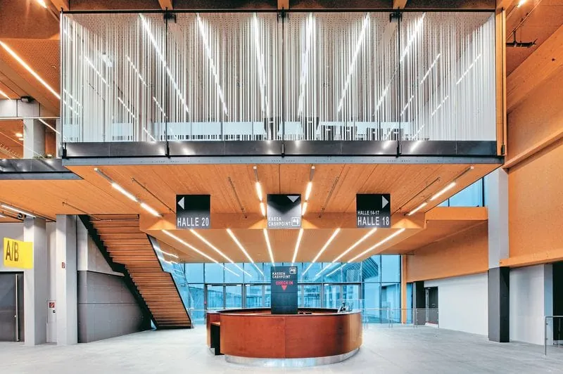 Holz, Werkzeug, Farbe und Handel