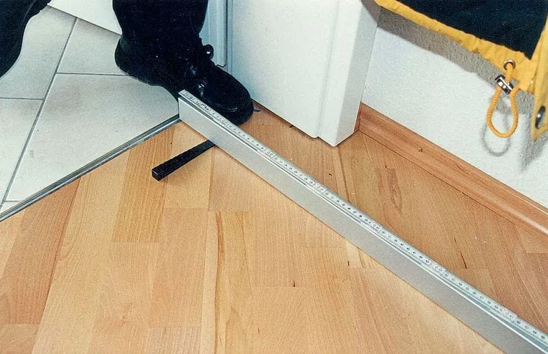 Dürfen schwimmend verlegte ­Parkett­böden bei Belastung nachgeben?