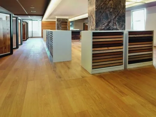 Verkauf und Verlegung