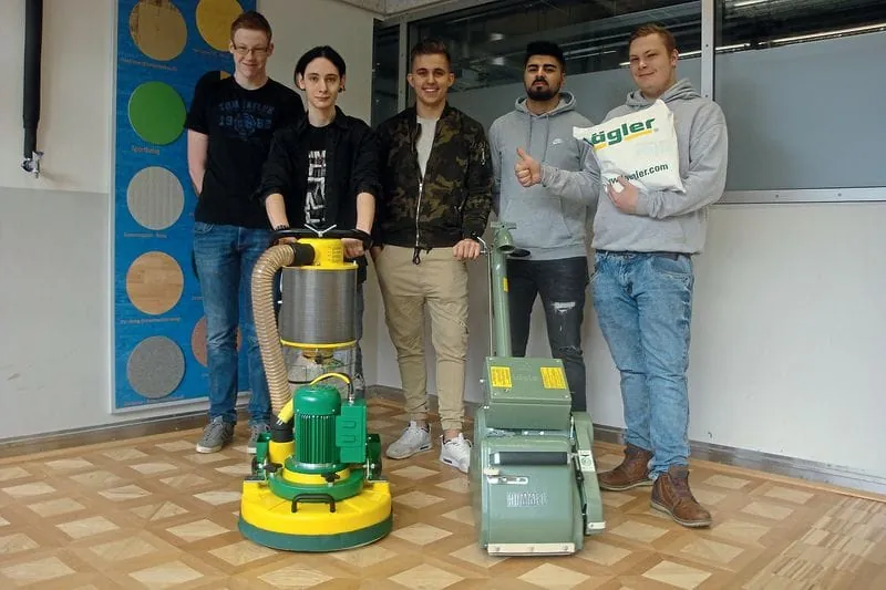 Maschinenspende sorgt für praxisnahen Unterricht