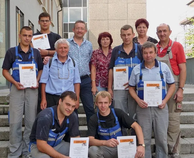 Alle an die Maschinen