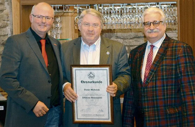 Versammlung im Herbst