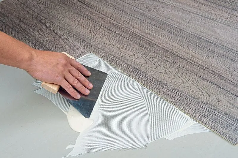 Verarbeiterfreundliche Alternative zu PU-Klebern