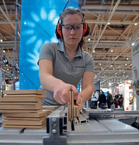 Be our Hero, Regina!