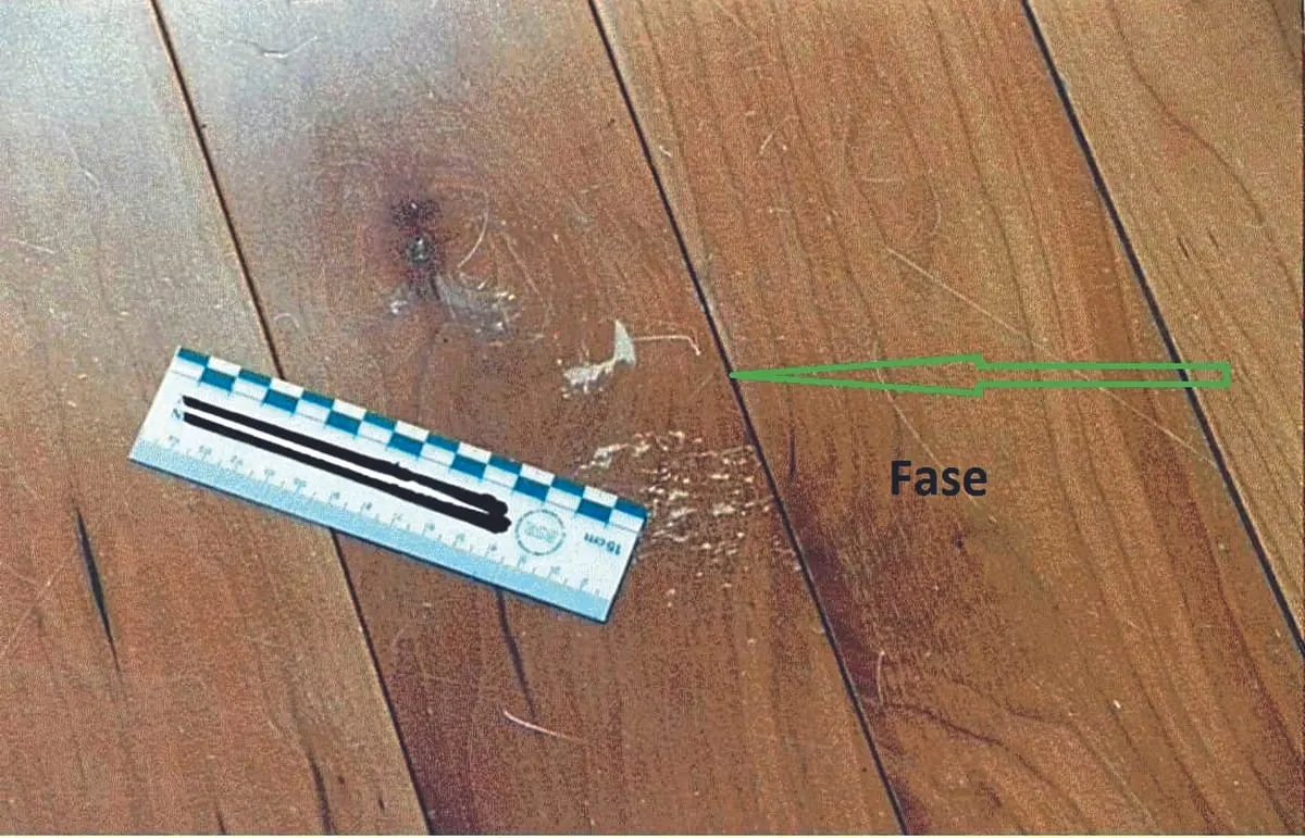 Fase im Dielenboden