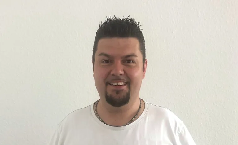 Steven Martin, Botament