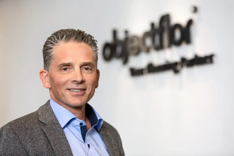 J&ouml;rg Sch&uuml;tten