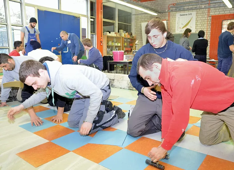 Auszubildende bei der Arbeit 