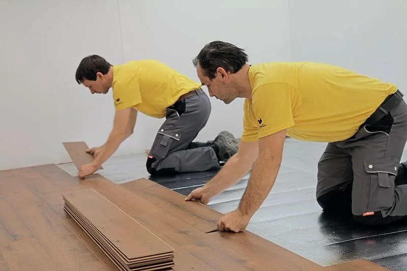 Filme über Furnierböden