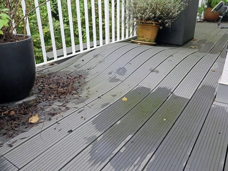 Terrassendielen unter Druck