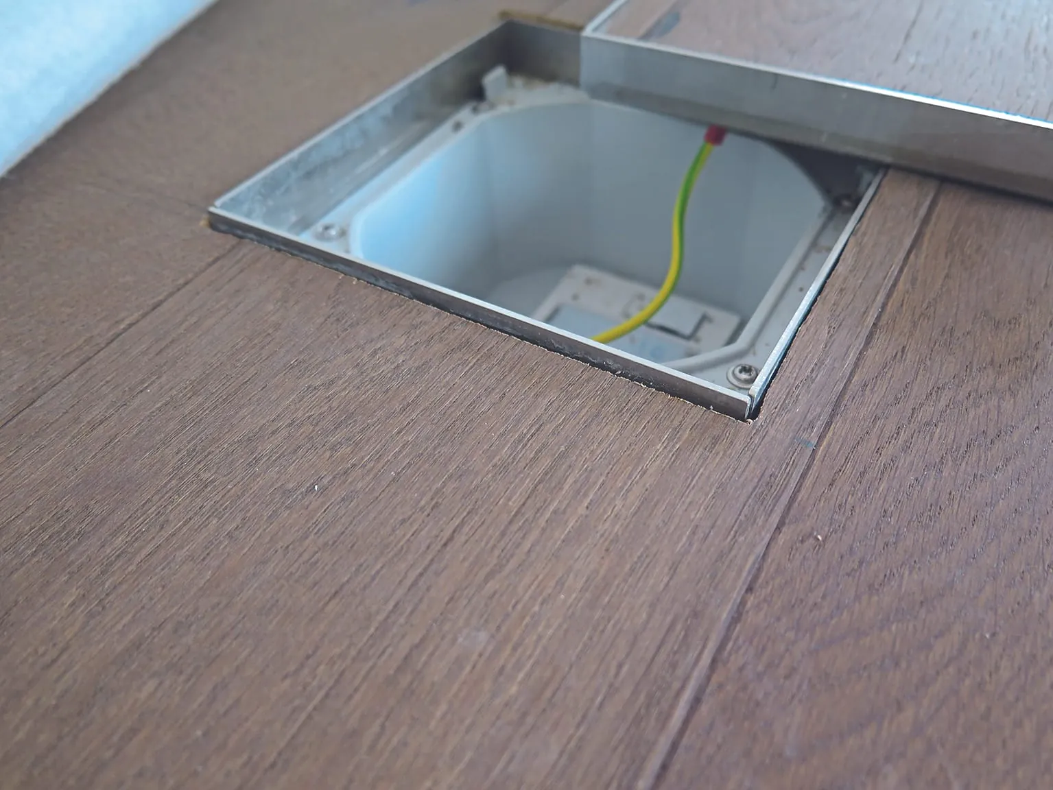 zu hoch eingebaute Elektrobodendose