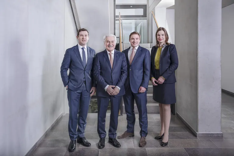 Dr. H. Werner Utz mit seiner Familie.