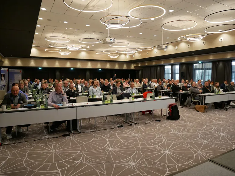 Bild der Teilnehmer an der Deutschen Sachverständigentagung in Köln.