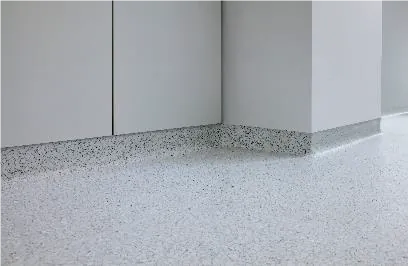 Wannenf&ouml;rmige Verlegung mit Forbo Colorex Vinylbel&auml;gen.