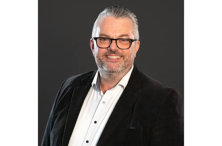 Sánchez Bravo, Juan_HiRes im Portrait.