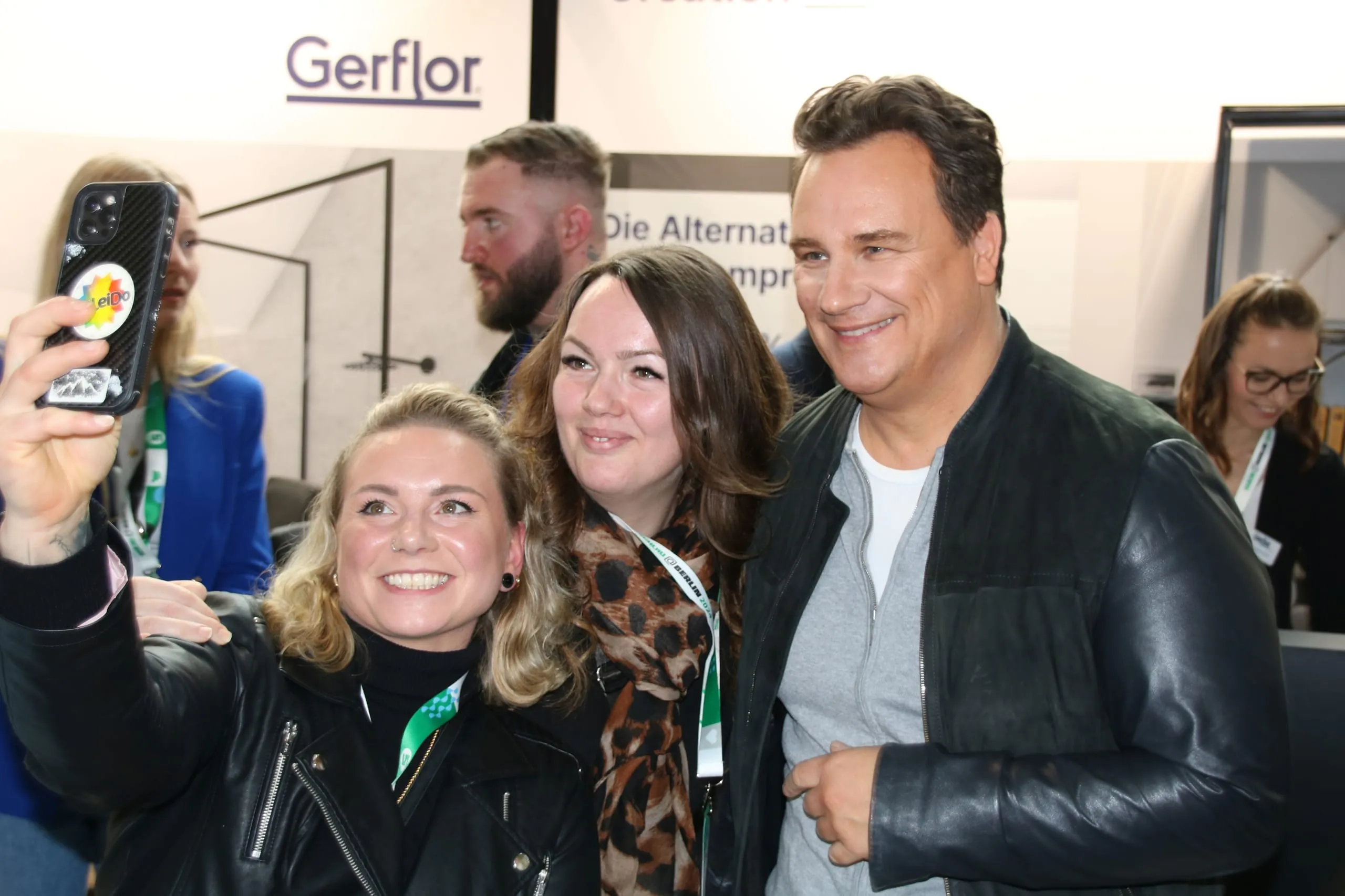 Guido-Maria-Kretschmer_Selfie_Damen