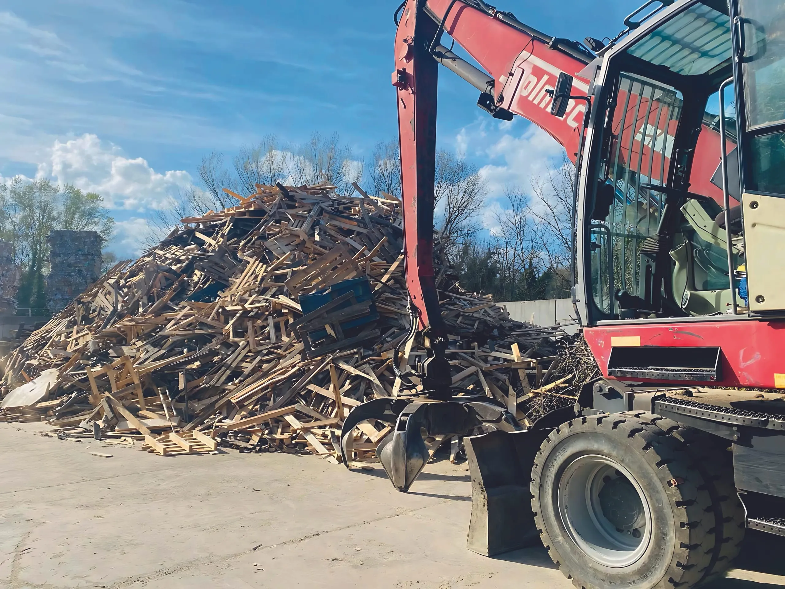 Egger: erster Recycling-Sammelstandort in Italien