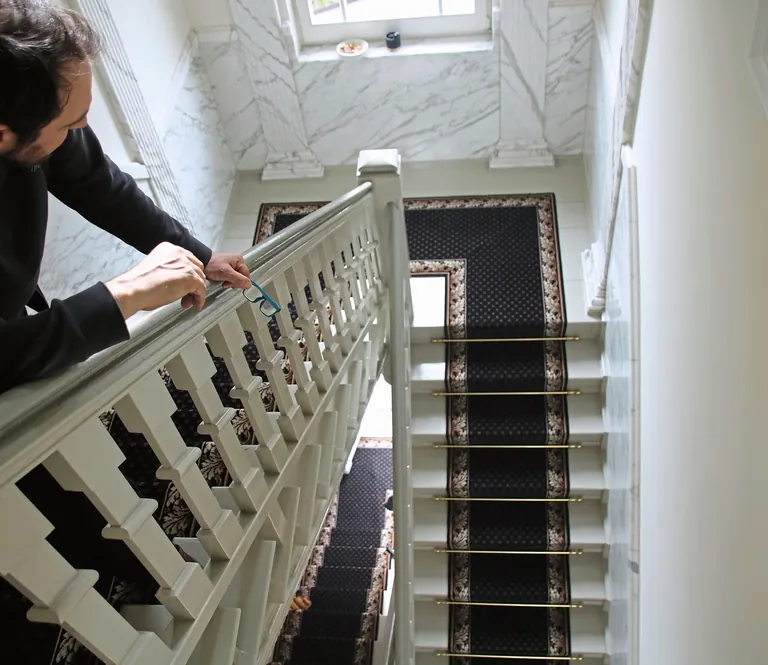 gemusterter L&auml;ufer im Treppenhaus