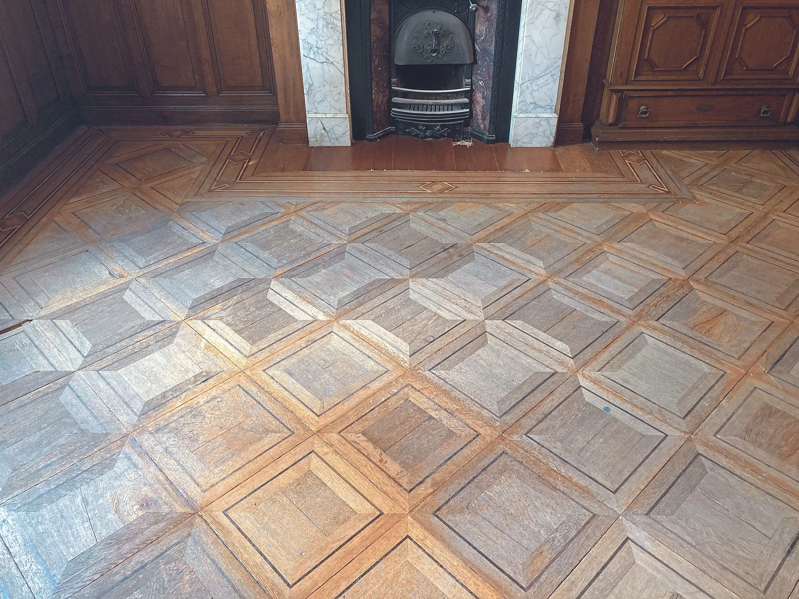 beschädigtes Tafelparkett Unternehmervilla in Wetzlar