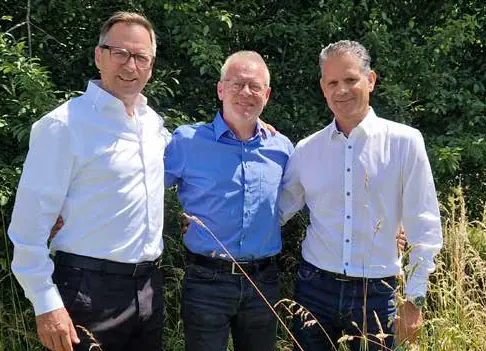 Die Geschäftleitung der Enia (v.l.n.r.): Ingo Seemayer (Brandmanager enia und Vertriebsleiter Sharkgroup AG), Michael Lenz (Vertriebsleiter enia vertrieb Deutschland) und Moritz Mühlebach (Geschäftsführer und VRP Sharkgroup AG).