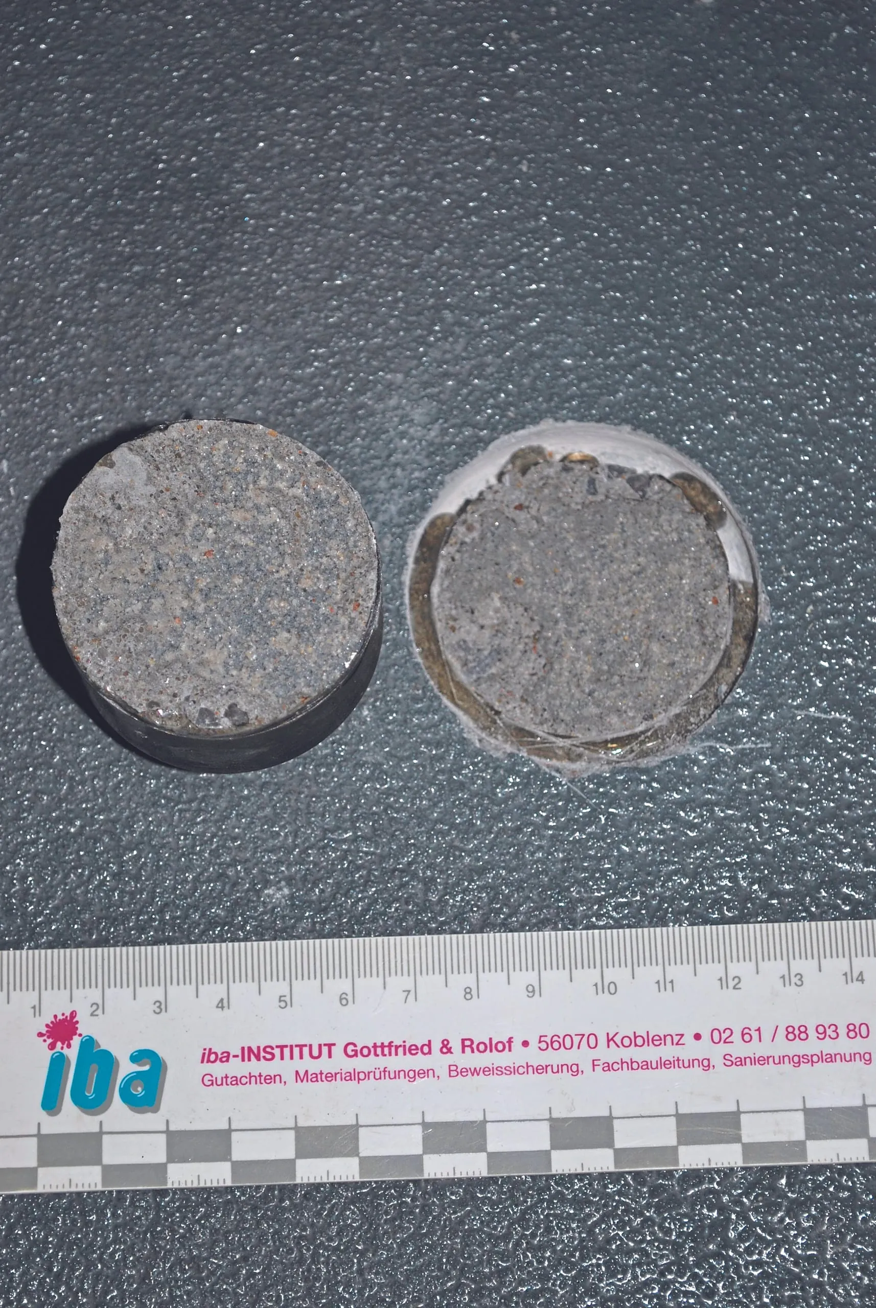 In der Werkstatt zeigen die Bohrkernentnahmen eine zu geringe Abreißfestigkeit: statt 1,50 N/mm 2 nur > 0,86 N/mm 2 bis < 1,25 N/mm 2 .