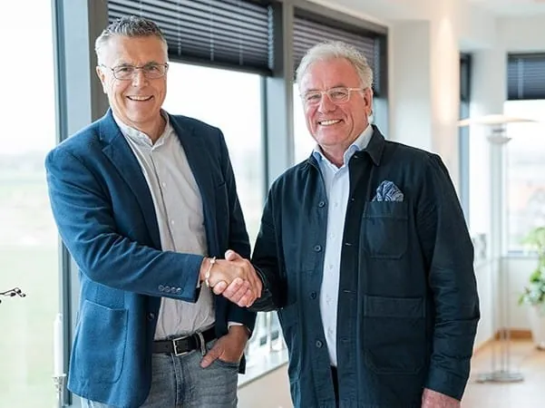 Jarl Gunnarsson (links), Vertriebsleiter Bodentechnologie bei V&auml;linge Innovation, und Marcel Kies. 